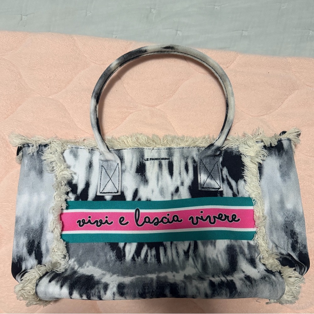 Le Pandorine "Live and Let Live" bag